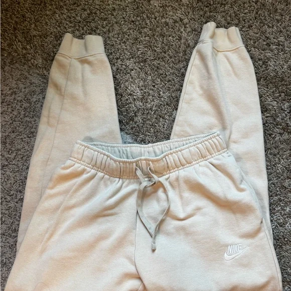 Nike Cream Cozy Fleece Joggers - Picture 6 of 6